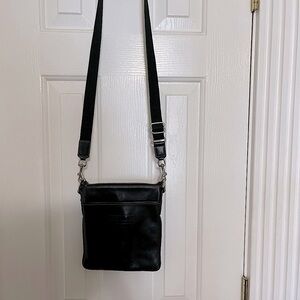 Coach vintage cross body leather shoulder bag.
